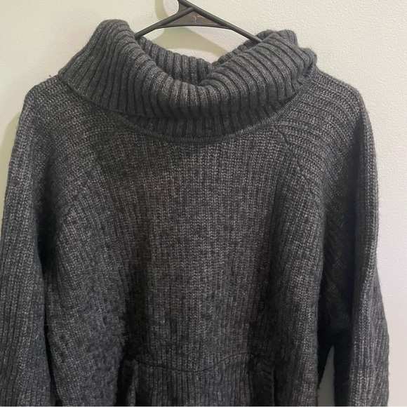 UGG Women's Raelynn Sweater Poncho Size XL Cozy Warm Kangaroo Pocket Knit - Picture 2 of 5